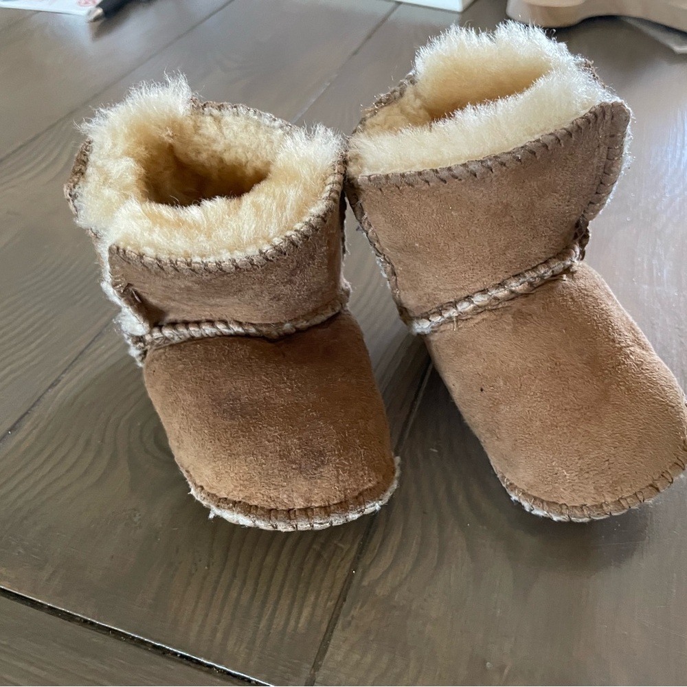 Minnetonka Brown Baby boots